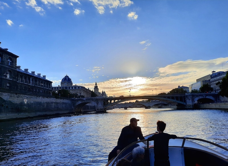 Balade et promenade en bateau sur la Seine à Paris